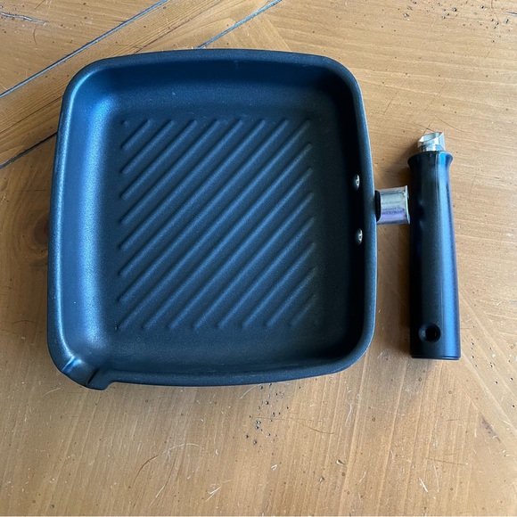 Titan Steak Grill Pan - Picture 2 of 3